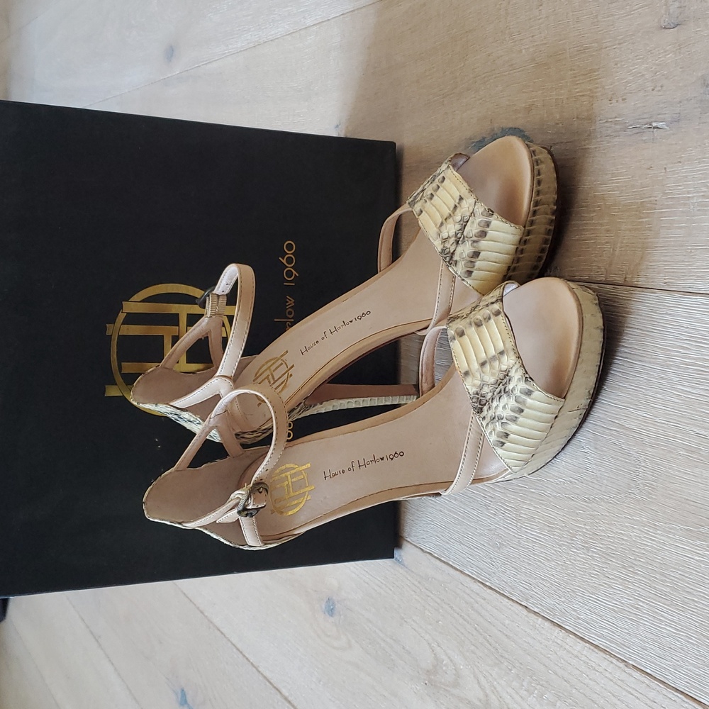 House of Harlow 1960 Gold Textured Heels